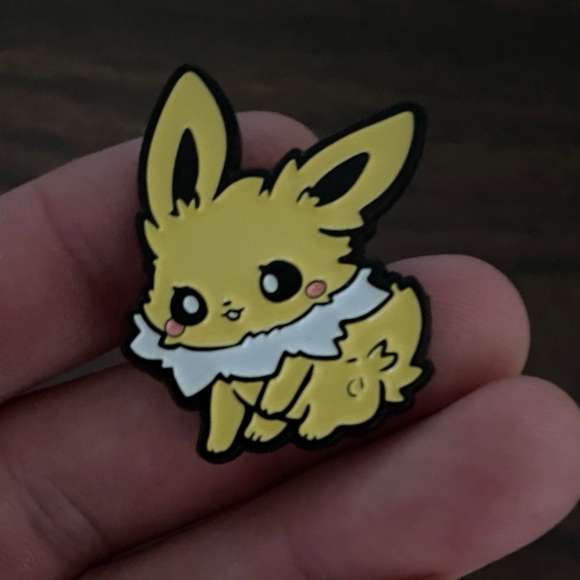 Pokemon Accessories - Pokemon Yellow and Black Eevee Pin